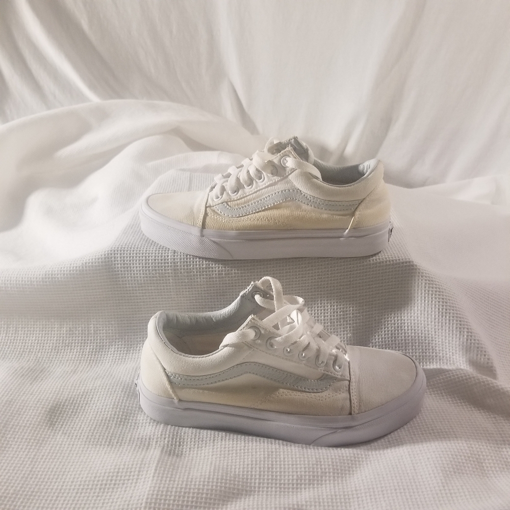 Van's Classic Shoes_ Lace Ups